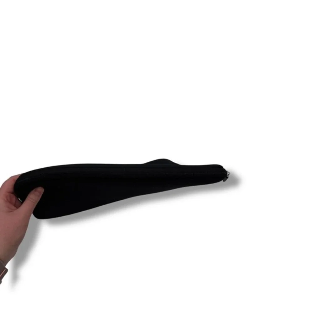 Incase Laptop Sleeve Unisex Black Neoprene Padded Faux Fur‎ Lining Case
